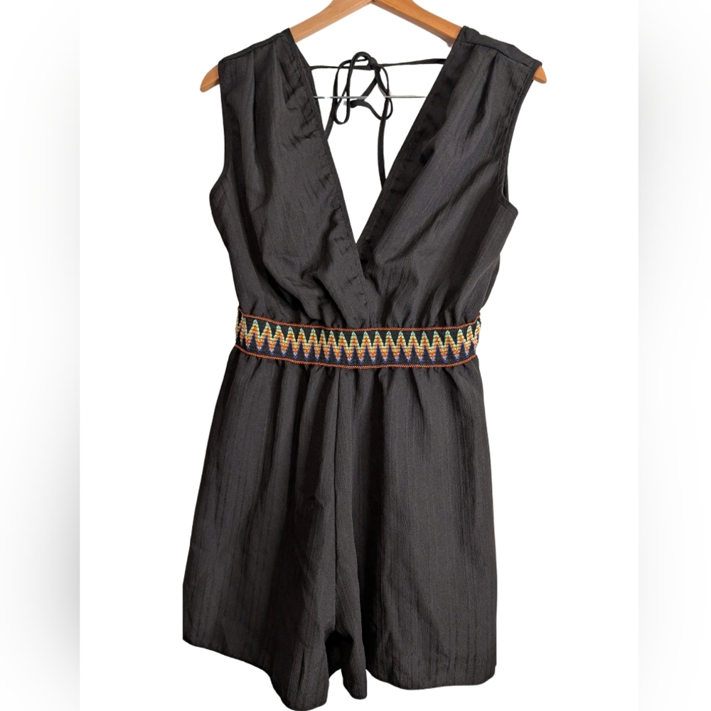 New Short Romper with Plunge Neckline / Back Neck Tie. Large